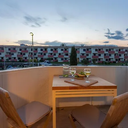 Apartamento Welcs Con Terraza Apartamento Empuriabrava